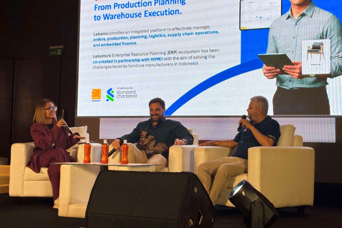 Emmanuel dan Kamal menjadi speaker di B2B Tech Asia